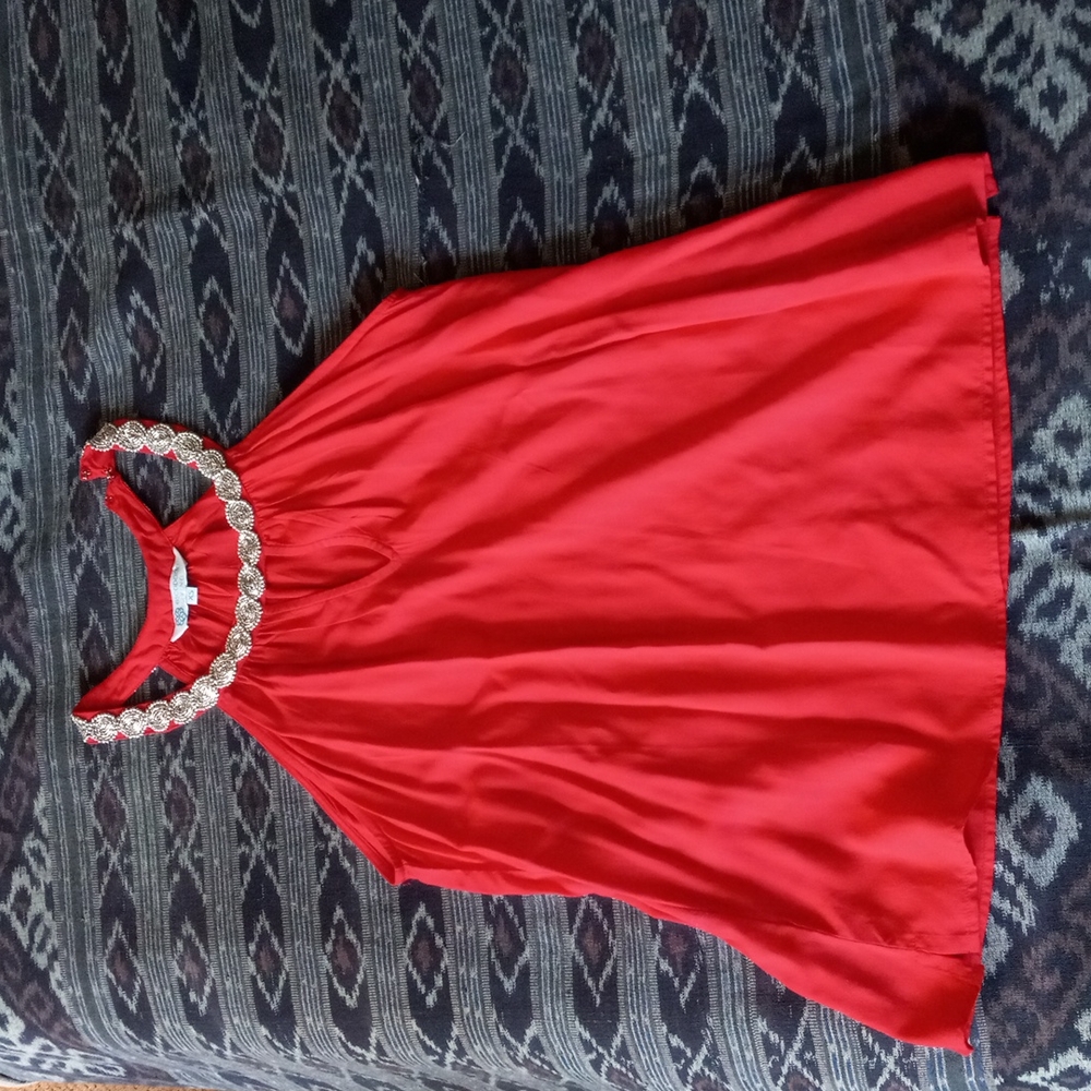 Red flowy jewel neck shirt